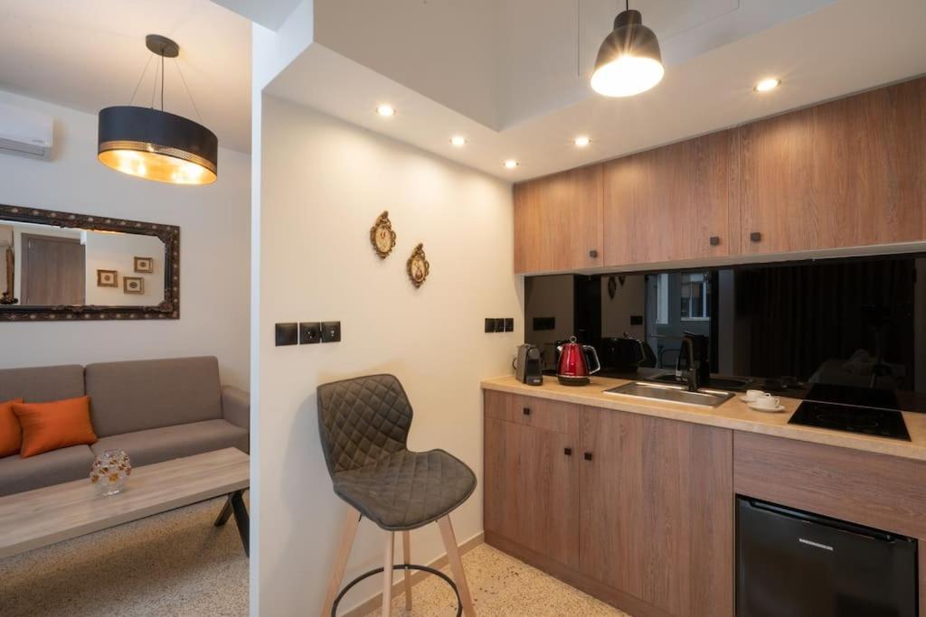 Dema Luxury Suites - Perikleous E6 Athén Kültér fotó